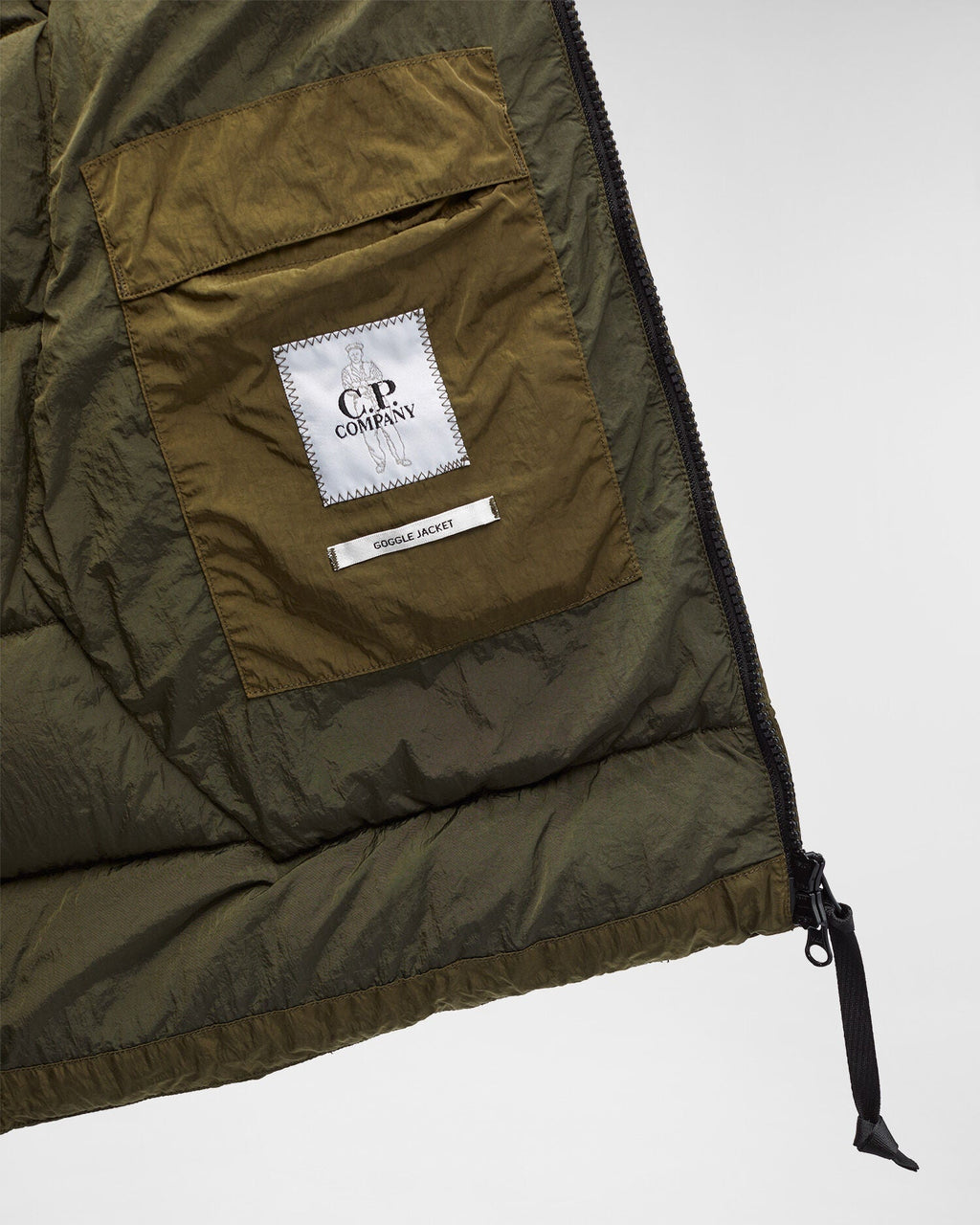 Cp Company Eco-Chrome R Goggle Down Jacket in Ivy Green